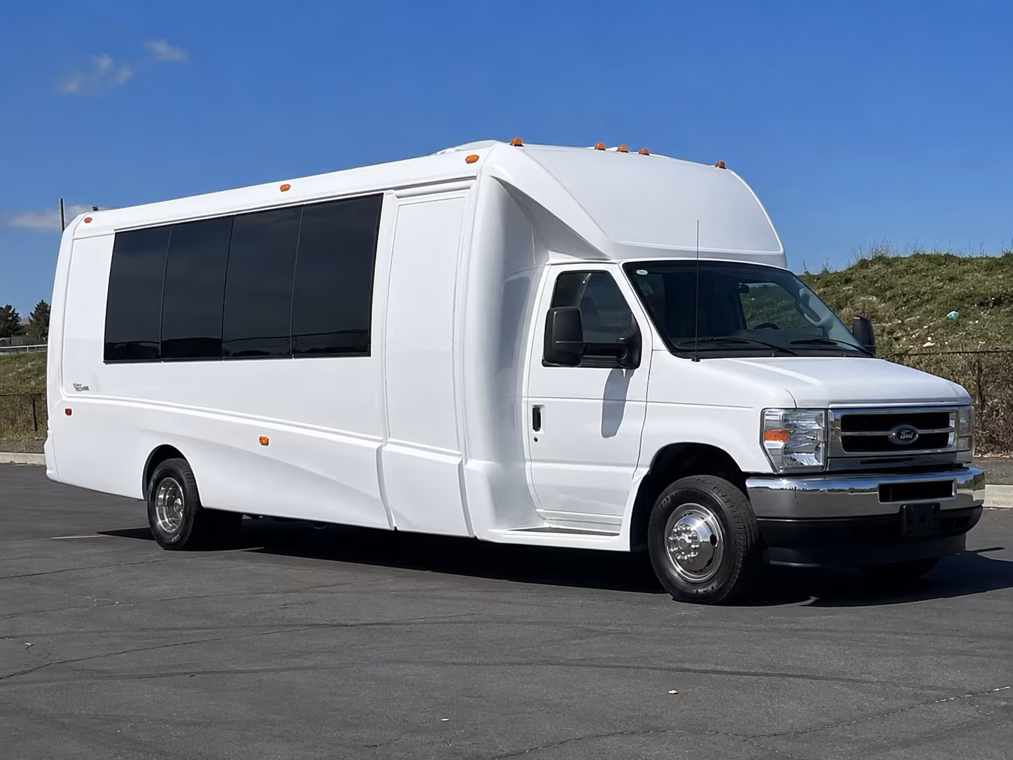 San Diego Birthday, Sweet 16, & Quinceañera Transportation party bus exterior