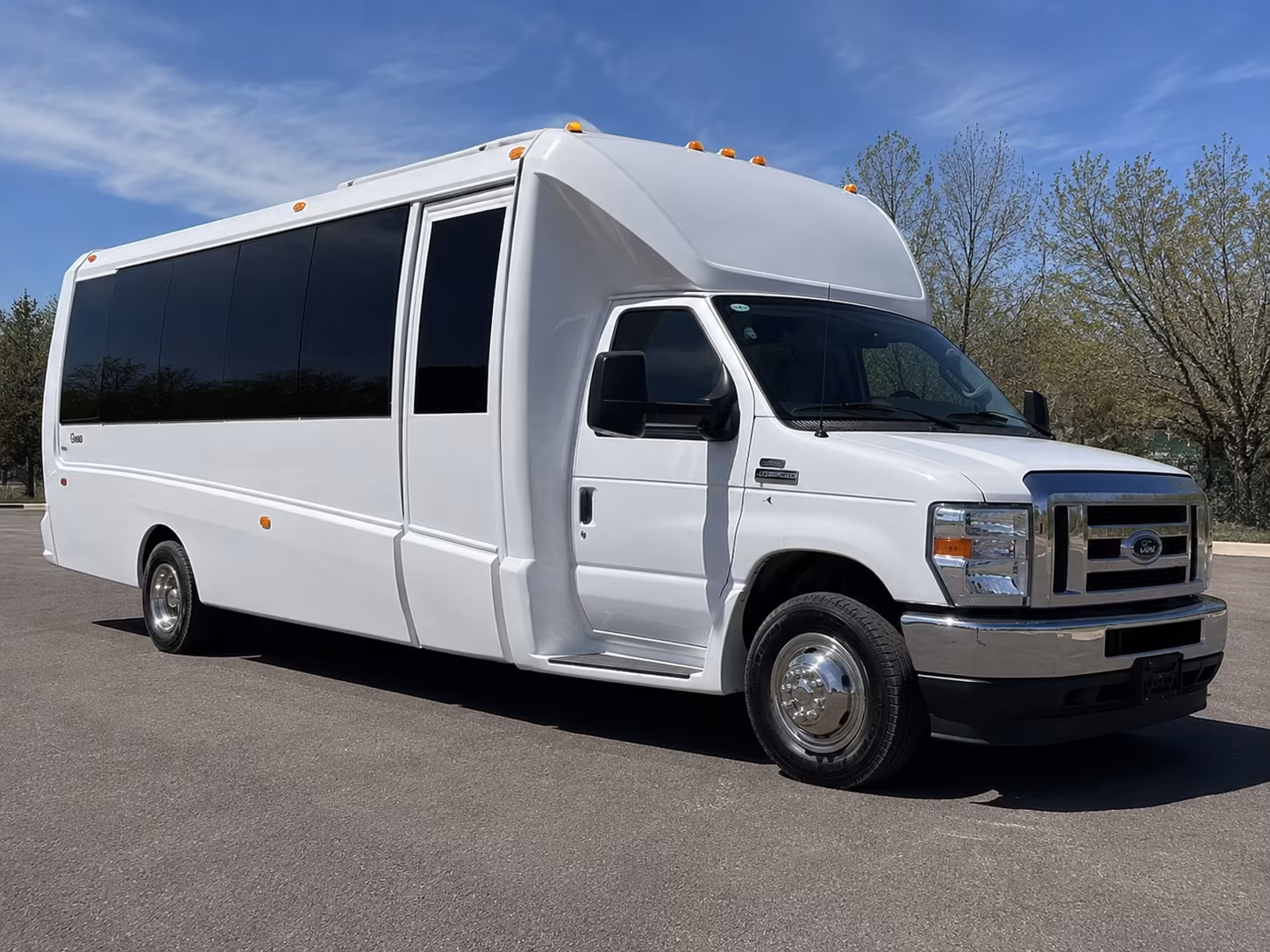 San Diego Winery Tour & Pub Crawl Transportation party bus exterior